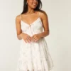 Asymmetrisk minikjole i chiffon