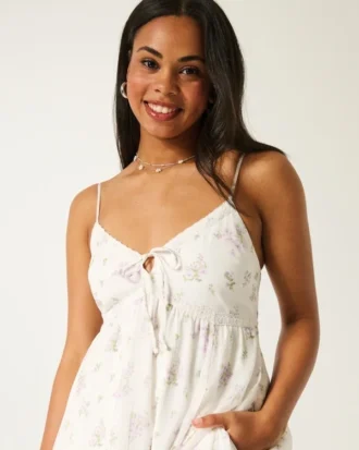 Asymmetrisk minikjole i chiffon