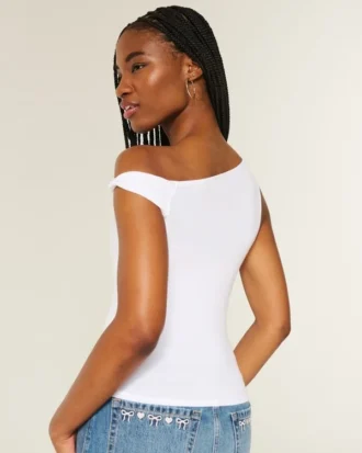 Asymmetrisk off-shoulder-top