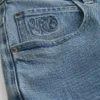 Baggy broderte logo-denimshorts