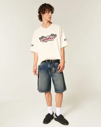 Baggy denimshorts med slangegrafikk