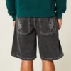 Baggy denimshorts med tigermotiv