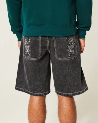 Baggy denimshorts med tigermotiv