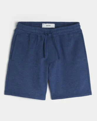 Baggy fleece-shorts over kneet