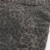 Baggy malerjeans med leopardmønster