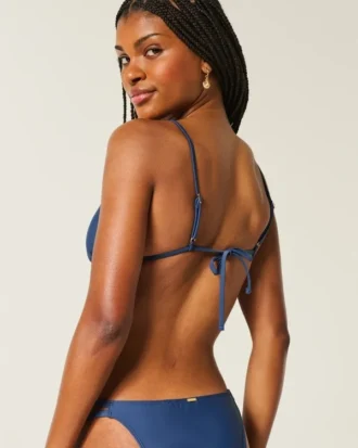 Bikini-top med dekorert trekant