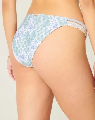 Bikinibukse med dobbel stropp og heklet kant