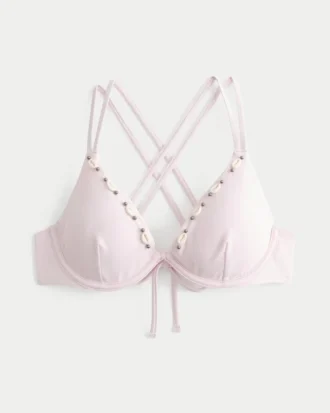 Bikinitopp med stropper på ryggen, pyntet med skjell og bøyle