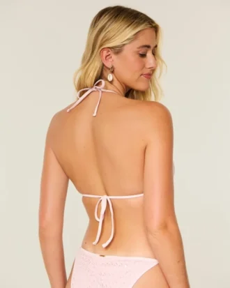 Bikinitopp med trekantformet paljett i heklet stil