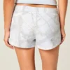 Blå fleece-minishorts med kamuflasjemønster