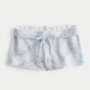 Blå fleece-minishorts med kamuflasjemønster