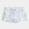 Blå fleece-minishorts med kamuflasjemønster