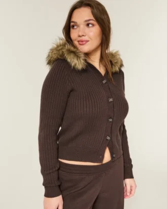 Cardigan med hette og fuskepels