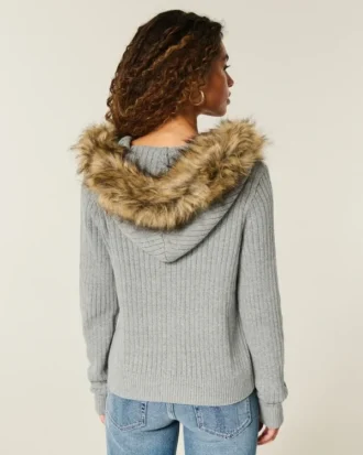 Cardigan med hette og fuskepels