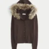 Cardigan med hette og fuskepels