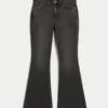Curvy høyhalset vasket svart flare-jeans