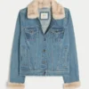 Denimjakke med fuskepels