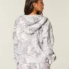 Enkel camouflage-hettegenser med glidelås