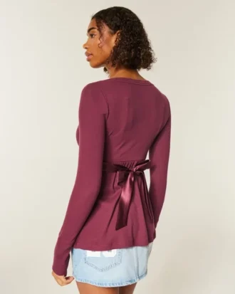Enkel langermet babydoll-top med krysset front