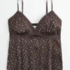 Enkel sateng-camisole med blonder