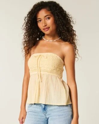 Enkel stroppeløs babydoll-top i heklet blanding