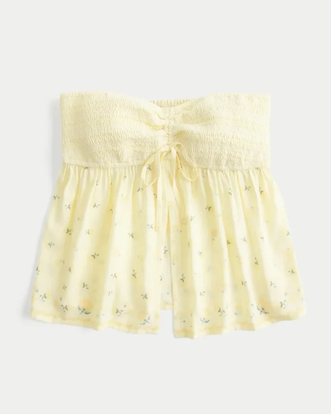 Enkel stroppeløs babydoll-top med smock på brystet