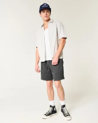 Fleece-shorts med ikon over kneet