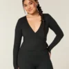 Gilly Hicks Active Recharge langermet wrap-top