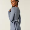 Gilly Hicks Active Recharge langermet wrap-top