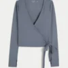 Gilly Hicks Active Recharge langermet wrap-top