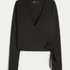 Gilly Hicks Active Recharge langermet wrap-top