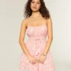 Glitrende smocked minikjole