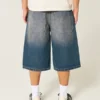 Halvbukser i mediumvasket denim