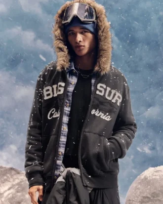 Hettegenser med glidelås og kunstig pels og Big Sur-grafikk