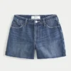 Høy midje, middels mørk vask, avslappede denimshorts 5″