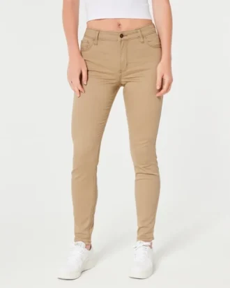Høybukser i khaki, supertettsittende