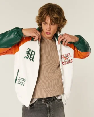 Jakke i imitert skinn med grafikk fra University of Miami Hurricanes