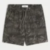Kamuflasjefleece-shorts over kneet