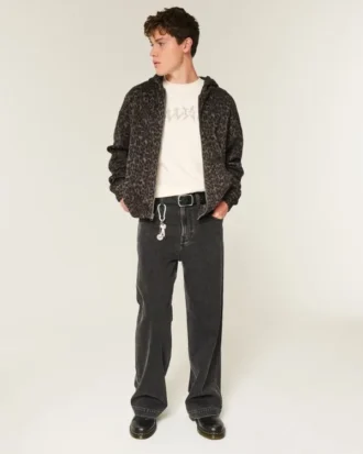 Kasseformet hettegenser med glidelås og leopardmønster