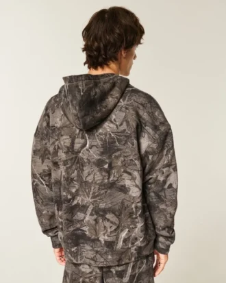 Kasseformet termofôret camouflage-hettegenser med glidelås