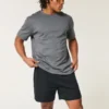 Kjølig fleece-shorts til midt på låret