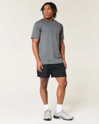 Kjølig fleece-shorts til midt på låret