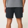 Kjølig fleece-shorts til midt på låret
