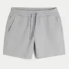 Kjølig fleece-shorts til midt på låret