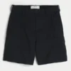 Kjølig golfshorts som går over kneet
