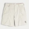 Kjølig golfshorts som går over kneet