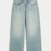 Kurvet lavt sittende baggy jeans i lys vask