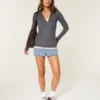 Langermet Henley med hette