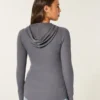 Langermet Henley med hette