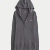 Langermet Henley med hette